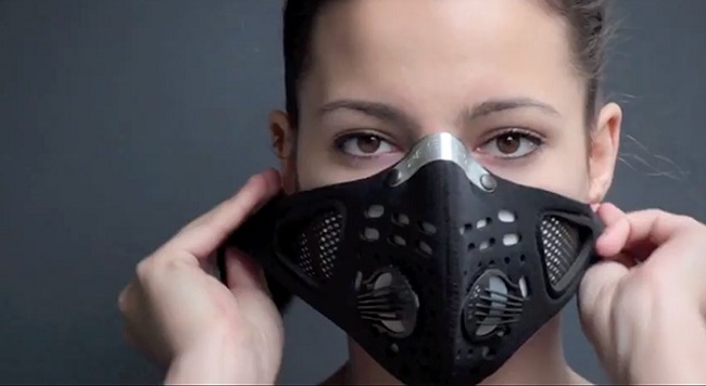 Khẩu trang chống độc.